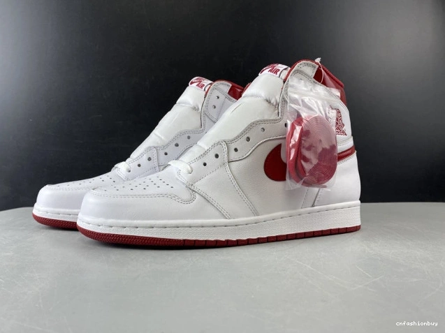 1 555088-103 Metallic Jordan Red Air Retro (2017) 0715
